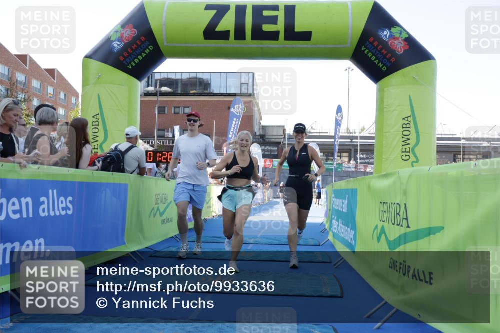 09.08.2026 - GEWOBA Citytriathlon Bremen Yannick Fuchs http://msf.ph/oto/9933636 09.08.2026 11:28:11 Ziel 209 meine-sportfotos.de