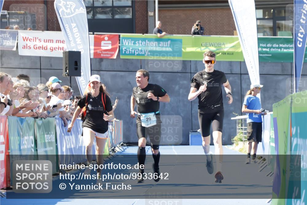09.08.2026 - GEWOBA Citytriathlon Bremen Yannick Fuchs http://msf.ph/oto/9933642 09.08.2026 11:28:15 Ziel 29 meine-sportfotos.de