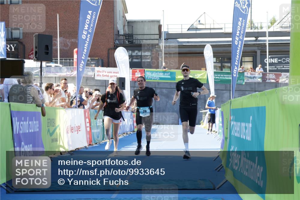 09.08.2026 - GEWOBA Citytriathlon Bremen Yannick Fuchs http://msf.ph/oto/9933645 09.08.2026 11:28:16 Ziel 29 meine-sportfotos.de