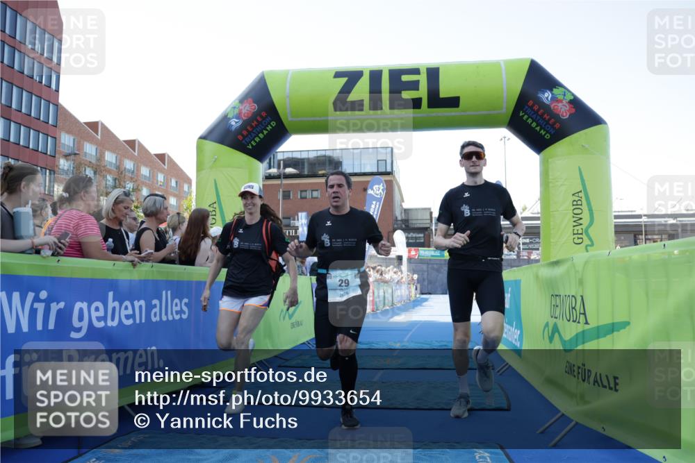 09.08.2026 - GEWOBA Citytriathlon Bremen Yannick Fuchs http://msf.ph/oto/9933654 09.08.2026 11:28:19 Ziel 29 meine-sportfotos.de