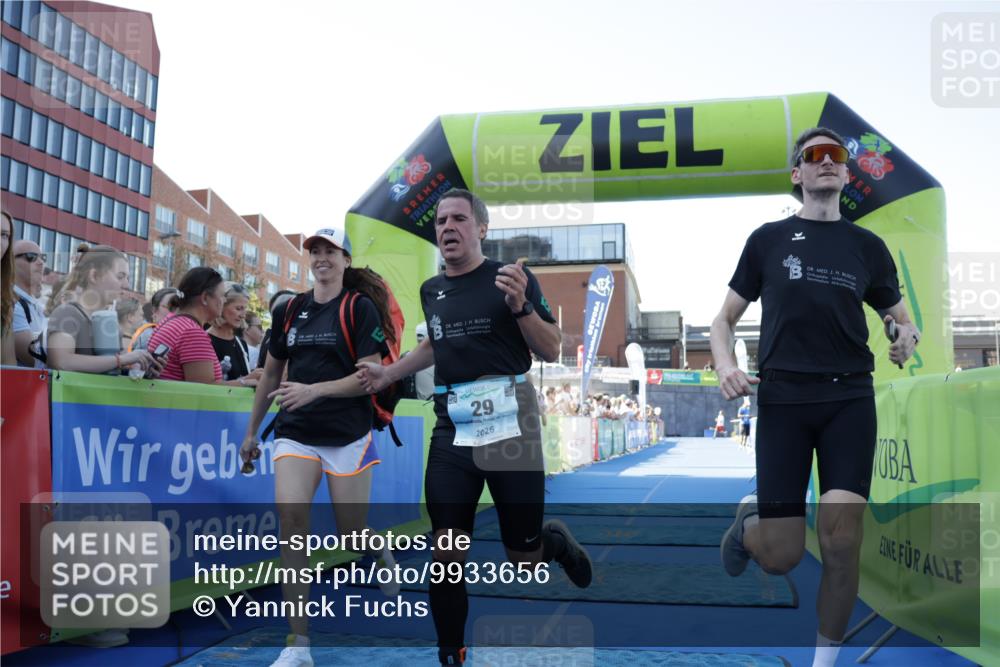 09.08.2026 - GEWOBA Citytriathlon Bremen Yannick Fuchs http://msf.ph/oto/9933656 09.08.2026 11:28:19 Ziel 29 meine-sportfotos.de