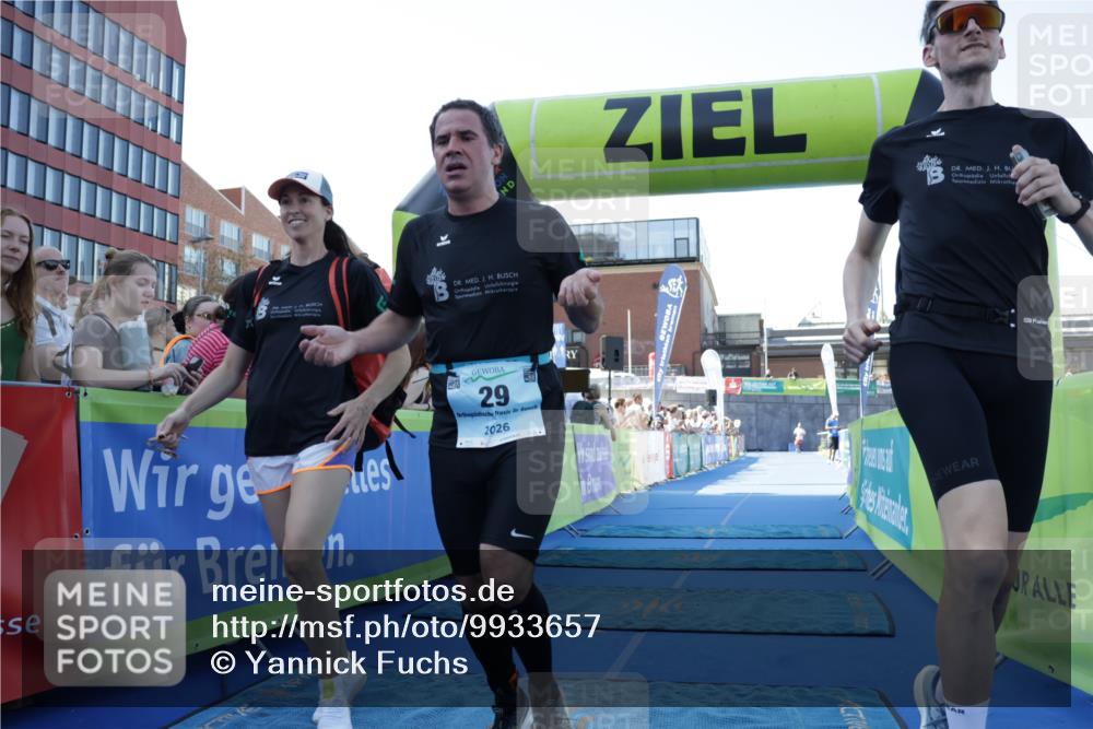 09.08.2026 - GEWOBA Citytriathlon Bremen Yannick Fuchs http://msf.ph/oto/9933657 09.08.2026 11:28:19 Ziel 29 meine-sportfotos.de