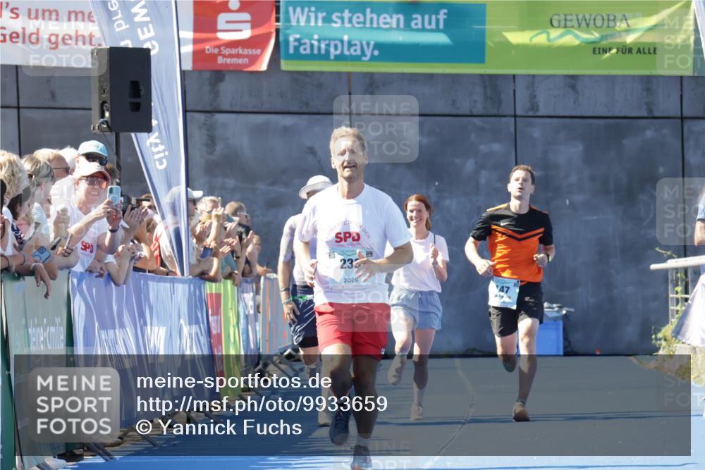09.08.2026 - GEWOBA Citytriathlon Bremen Yannick Fuchs http://msf.ph/oto/9933659 09.08.2026 11:28:26 Ziel 147, 233 meine-sportfotos.de