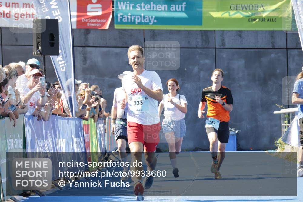 09.08.2026 - GEWOBA Citytriathlon Bremen Yannick Fuchs http://msf.ph/oto/9933660 09.08.2026 11:28:26 Ziel 147, 233 meine-sportfotos.de