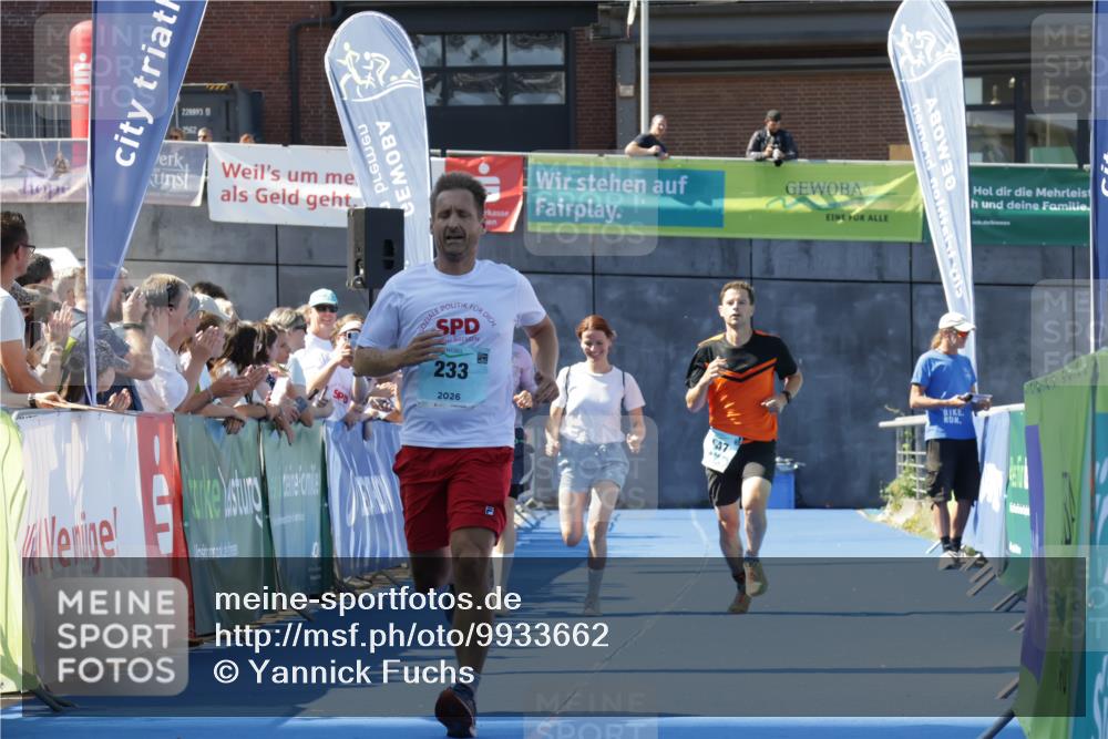 09.08.2026 - GEWOBA Citytriathlon Bremen Yannick Fuchs http://msf.ph/oto/9933662 09.08.2026 11:28:28 Ziel 147, 233 meine-sportfotos.de