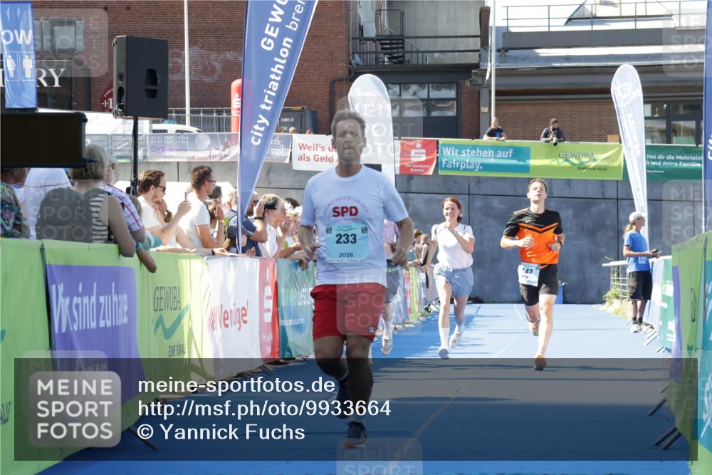 09.08.2026 - GEWOBA Citytriathlon Bremen Yannick Fuchs http://msf.ph/oto/9933664 09.08.2026 11:28:28 Ziel 147, 233 meine-sportfotos.de