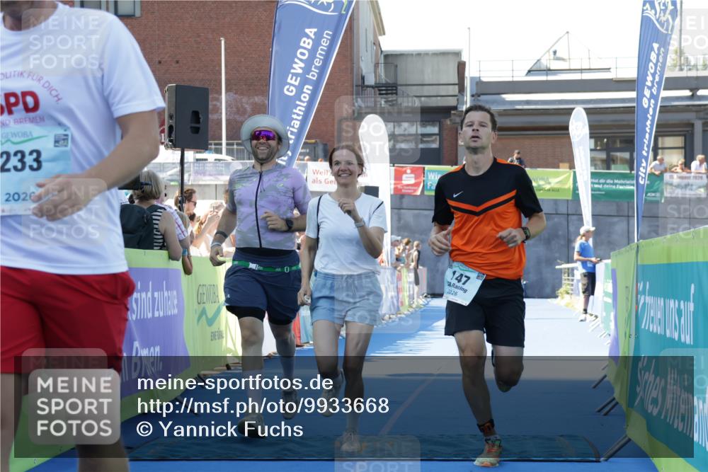 09.08.2026 - GEWOBA Citytriathlon Bremen Yannick Fuchs http://msf.ph/oto/9933668 09.08.2026 11:28:31 Ziel 147, 233 meine-sportfotos.de