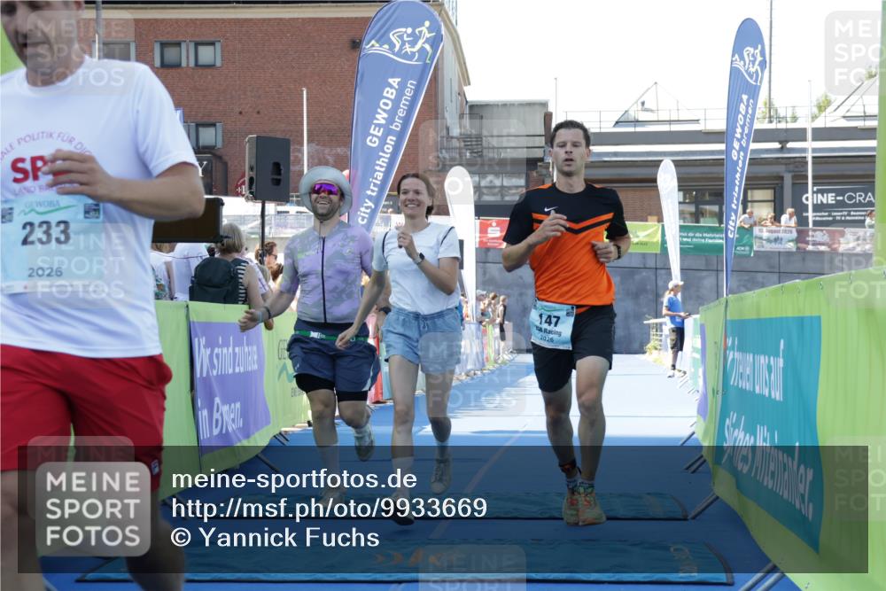 09.08.2026 - GEWOBA Citytriathlon Bremen Yannick Fuchs http://msf.ph/oto/9933669 09.08.2026 11:28:31 Ziel 147, 233 meine-sportfotos.de