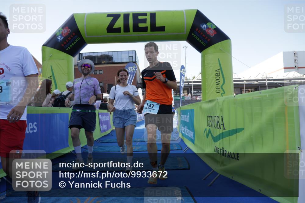 09.08.2026 - GEWOBA Citytriathlon Bremen Yannick Fuchs http://msf.ph/oto/9933672 09.08.2026 11:28:32 Ziel 147, 233 meine-sportfotos.de