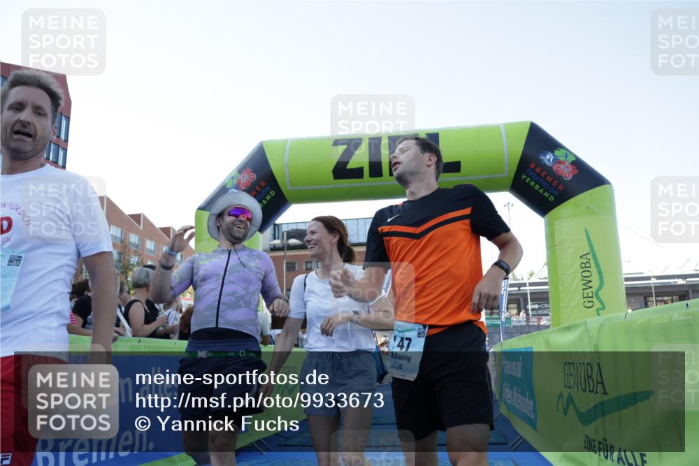 09.08.2026 - GEWOBA Citytriathlon Bremen Yannick Fuchs http://msf.ph/oto/9933673 09.08.2026 11:28:33 Ziel 147, 233 meine-sportfotos.de