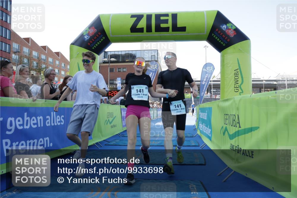 09.08.2026 - GEWOBA Citytriathlon Bremen Yannick Fuchs http://msf.ph/oto/9933698 09.08.2026 11:28:45 Ziel 141 meine-sportfotos.de