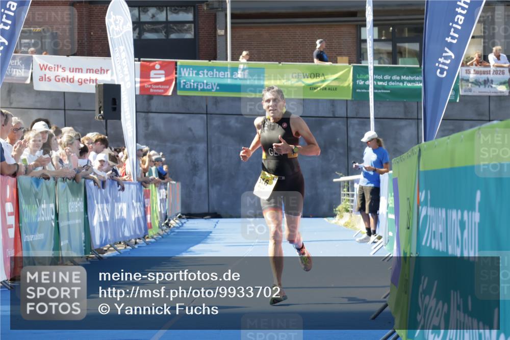 09.08.2026 - GEWOBA Citytriathlon Bremen Yannick Fuchs http://msf.ph/oto/9933702 09.08.2026 11:28:55 Ziel 516 meine-sportfotos.de