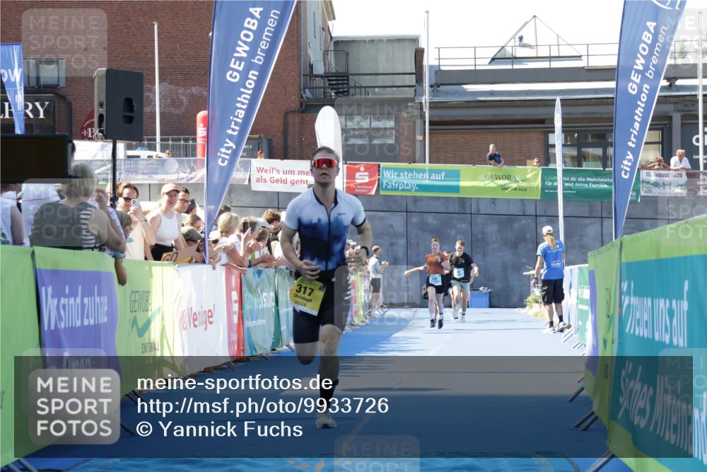 09.08.2026 - GEWOBA Citytriathlon Bremen Yannick Fuchs http://msf.ph/oto/9933726 09.08.2026 11:29:23 Ziel 317, 400 meine-sportfotos.de