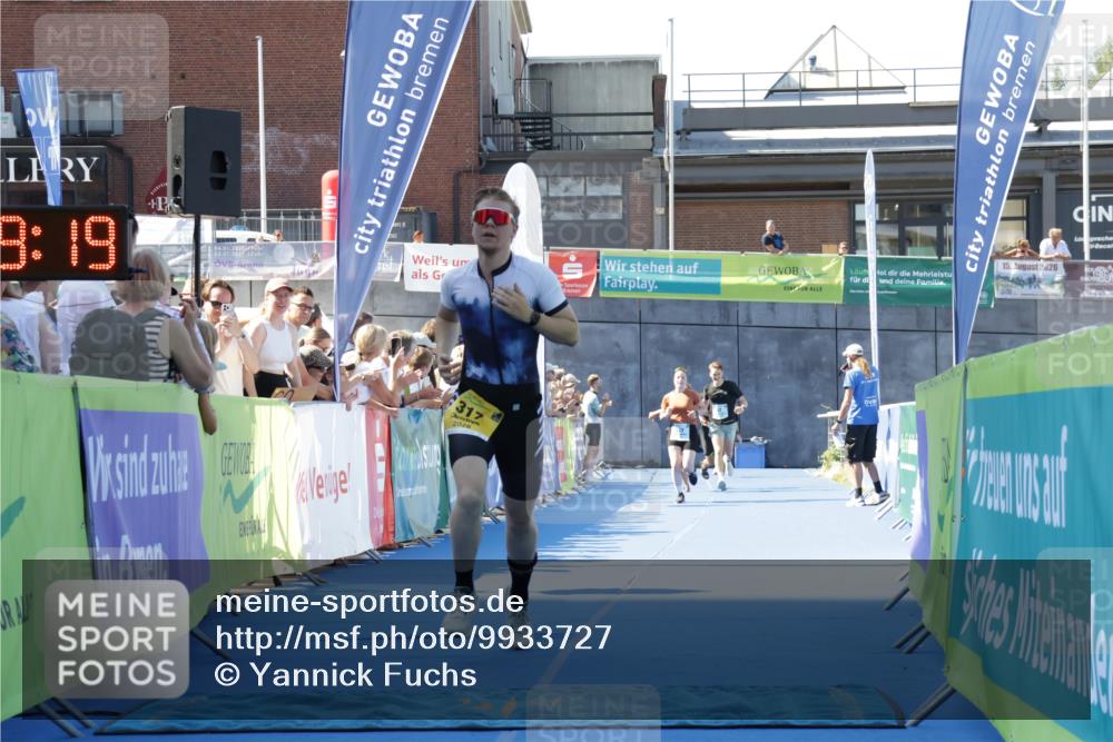 09.08.2026 - GEWOBA Citytriathlon Bremen Yannick Fuchs http://msf.ph/oto/9933727 09.08.2026 11:29:23 Ziel 317, 400 meine-sportfotos.de
