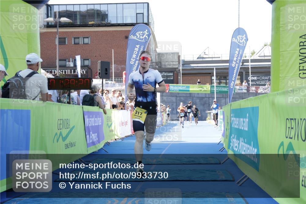 09.08.2026 - GEWOBA Citytriathlon Bremen Yannick Fuchs http://msf.ph/oto/9933730 09.08.2026 11:29:24 Ziel 137, 317 meine-sportfotos.de