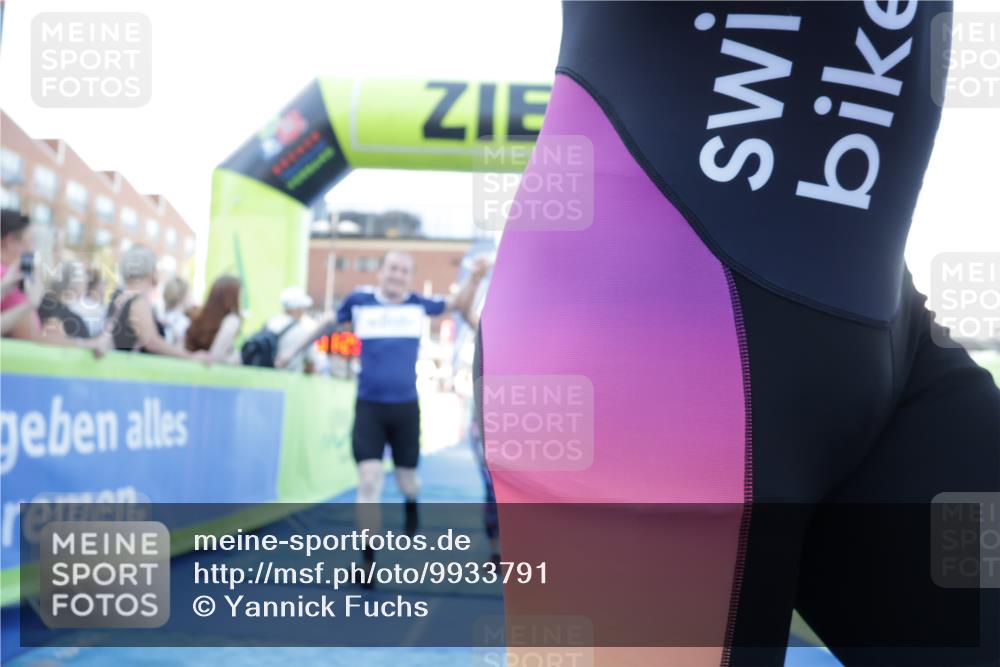 09.08.2026 - GEWOBA Citytriathlon Bremen Yannick Fuchs http://msf.ph/oto/9933791 09.08.2026 11:29:49 Ziel 19, 163, 237, 385 meine-sportfotos.de