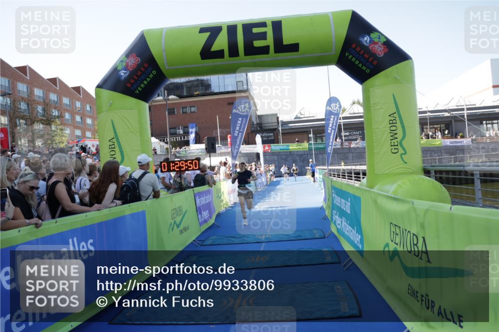 09.08.2026 - GEWOBA Citytriathlon Bremen Yannick Fuchs http://msf.ph/oto/9933806 09.08.2026 11:29:54 Ziel 237, 295, 300, 385 meine-sportfotos.de