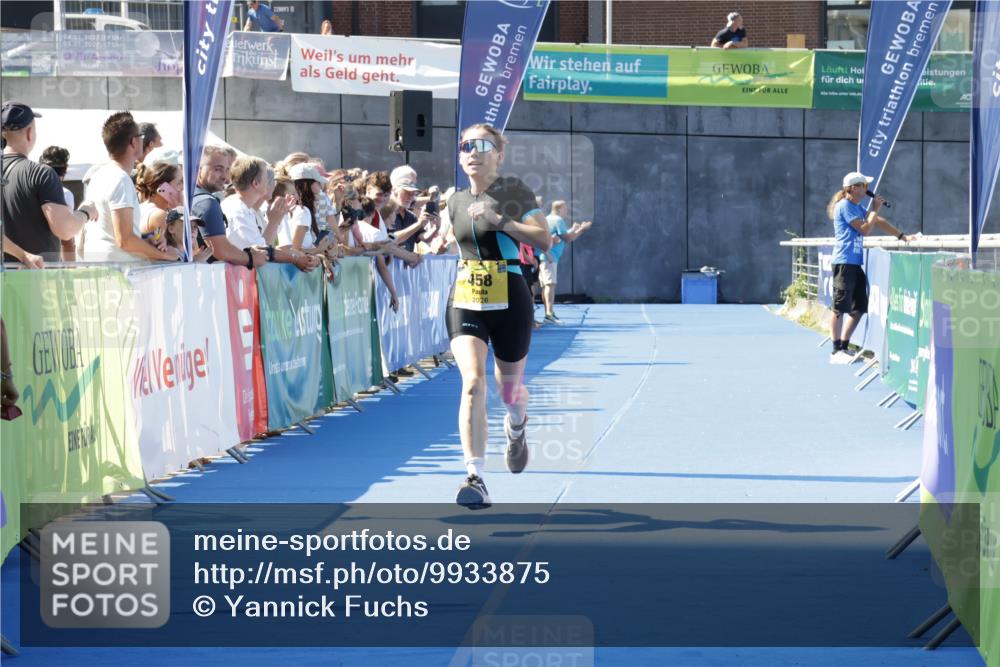09.08.2026 - GEWOBA Citytriathlon Bremen Yannick Fuchs http://msf.ph/oto/9933875 09.08.2026 11:30:40 Ziel 458 meine-sportfotos.de