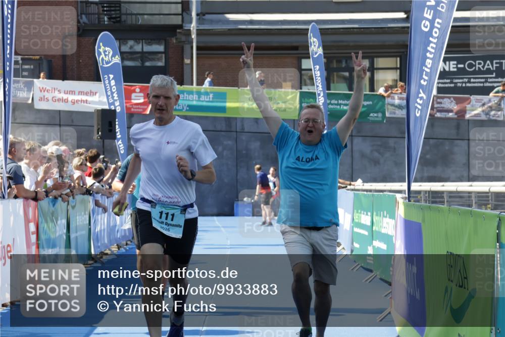 09.08.2026 - GEWOBA Citytriathlon Bremen Yannick Fuchs http://msf.ph/oto/9933883 09.08.2026 11:30:52 Ziel 111 meine-sportfotos.de