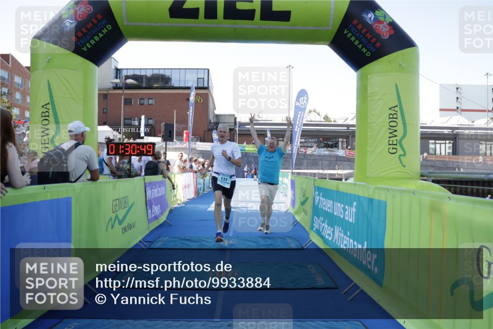 09.08.2026 - GEWOBA Citytriathlon Bremen Yannick Fuchs http://msf.ph/oto/9933884 09.08.2026 11:30:53 Ziel 111 meine-sportfotos.de