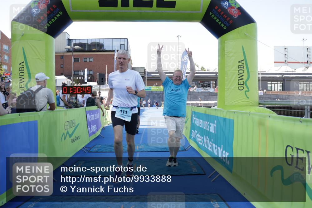 09.08.2026 - GEWOBA Citytriathlon Bremen Yannick Fuchs http://msf.ph/oto/9933888 09.08.2026 11:30:54 Ziel 111 meine-sportfotos.de