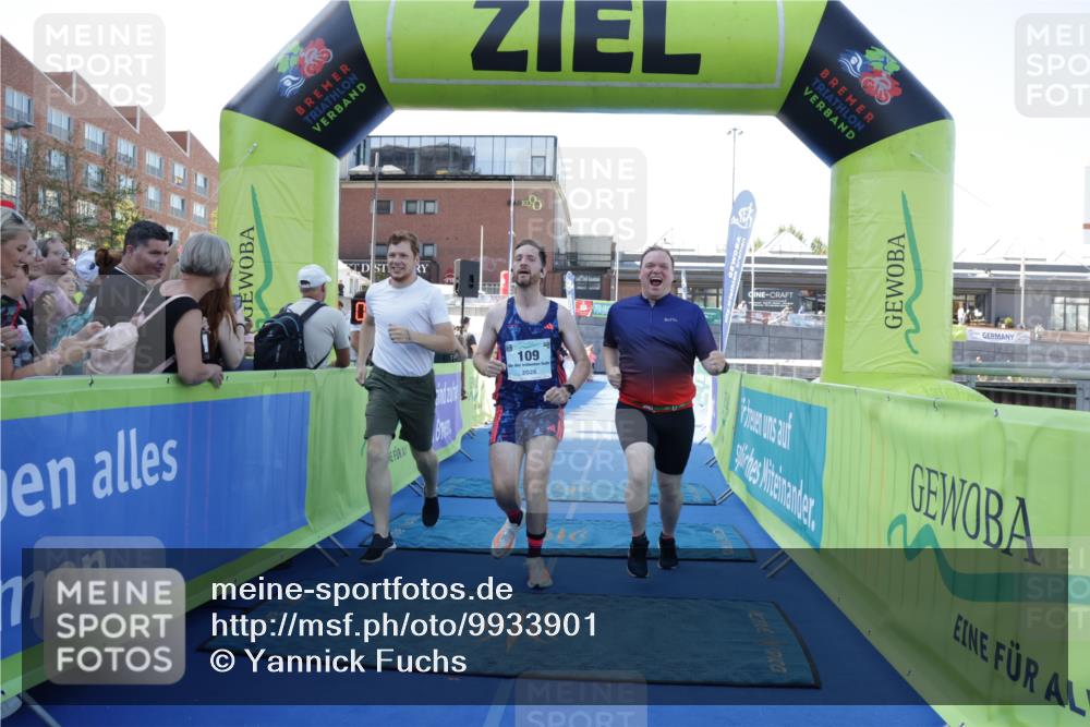 09.08.2026 - GEWOBA Citytriathlon Bremen Yannick Fuchs http://msf.ph/oto/9933901 09.08.2026 11:31:02 Ziel 109 meine-sportfotos.de