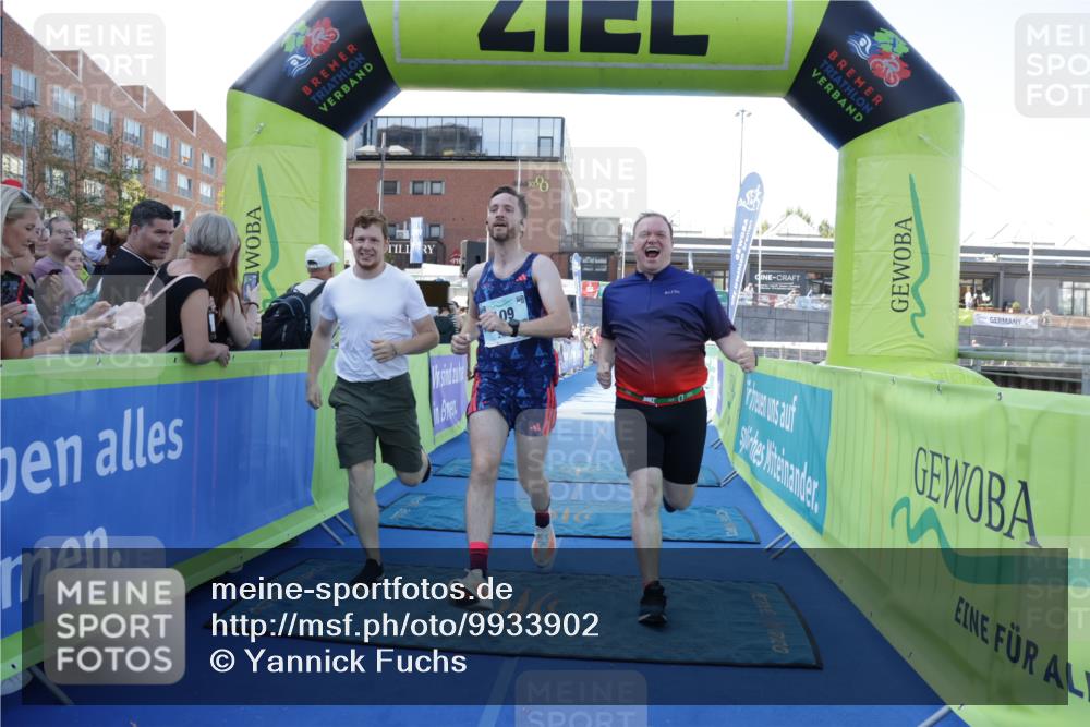 09.08.2026 - GEWOBA Citytriathlon Bremen Yannick Fuchs http://msf.ph/oto/9933902 09.08.2026 11:31:02 Ziel 109 meine-sportfotos.de