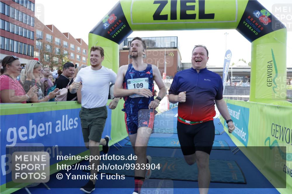 09.08.2026 - GEWOBA Citytriathlon Bremen Yannick Fuchs http://msf.ph/oto/9933904 09.08.2026 11:31:02 Ziel 109 meine-sportfotos.de