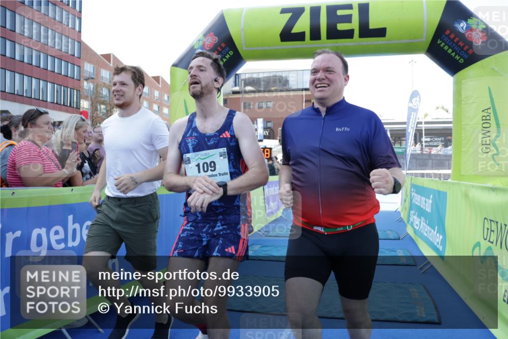 09.08.2026 - GEWOBA Citytriathlon Bremen Yannick Fuchs http://msf.ph/oto/9933905 09.08.2026 11:31:02 Ziel 109 meine-sportfotos.de