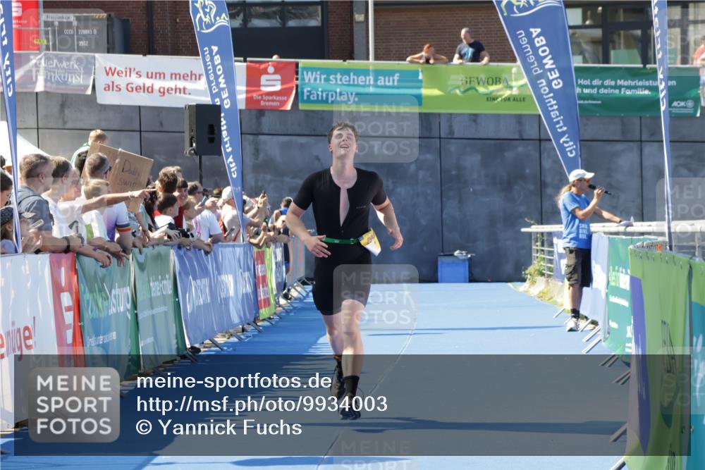 09.08.2026 - GEWOBA Citytriathlon Bremen Yannick Fuchs http://msf.ph/oto/9934003 09.08.2026 11:31:54 Ziel 288, 294 meine-sportfotos.de