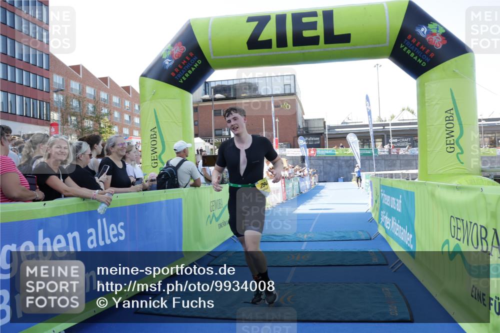 09.08.2026 - GEWOBA Citytriathlon Bremen Yannick Fuchs http://msf.ph/oto/9934008 09.08.2026 11:31:57 Ziel 294 meine-sportfotos.de