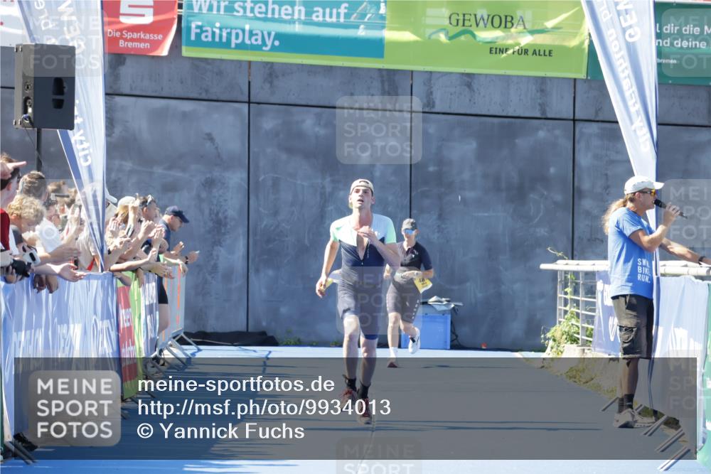 09.08.2026 - GEWOBA Citytriathlon Bremen Yannick Fuchs http://msf.ph/oto/9934013 09.08.2026 11:32:13 Ziel 350 meine-sportfotos.de