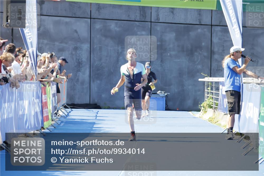 09.08.2026 - GEWOBA Citytriathlon Bremen Yannick Fuchs http://msf.ph/oto/9934014 09.08.2026 11:32:13 Ziel 350 meine-sportfotos.de