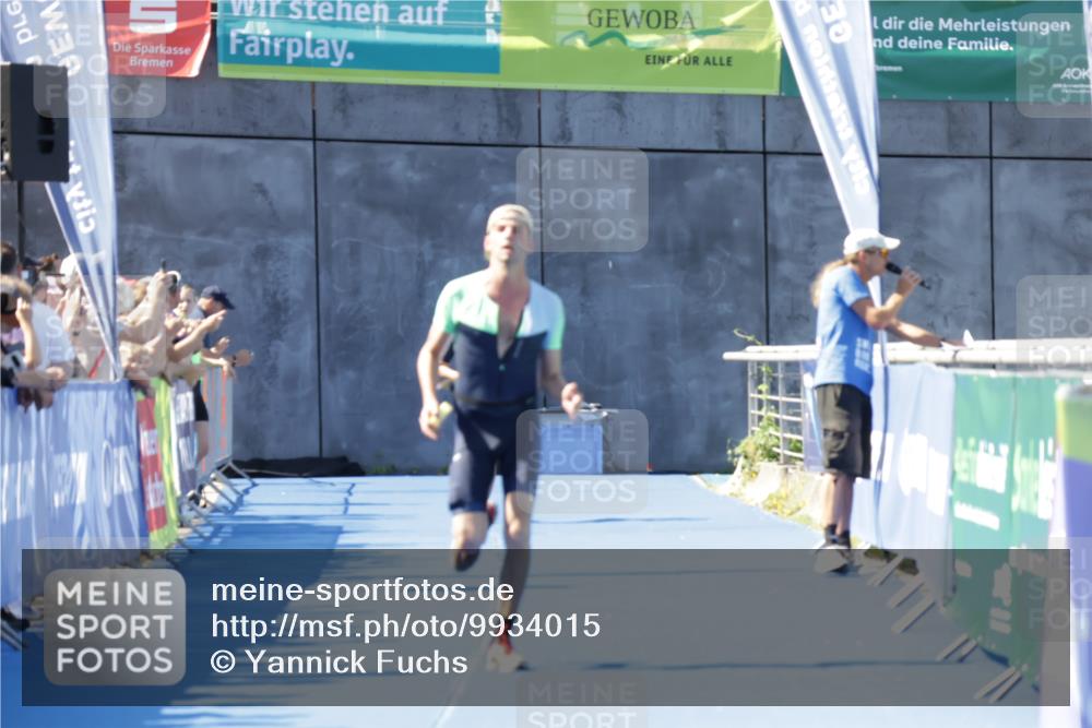 09.08.2026 - GEWOBA Citytriathlon Bremen Yannick Fuchs http://msf.ph/oto/9934015 09.08.2026 11:32:15 Ziel 350 meine-sportfotos.de