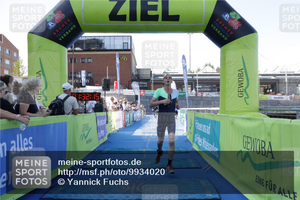 09.08.2026 - GEWOBA Citytriathlon Bremen Yannick Fuchs http://msf.ph/oto/9934020 09.08.2026 11:32:19 Ziel 350, 481 meine-sportfotos.de