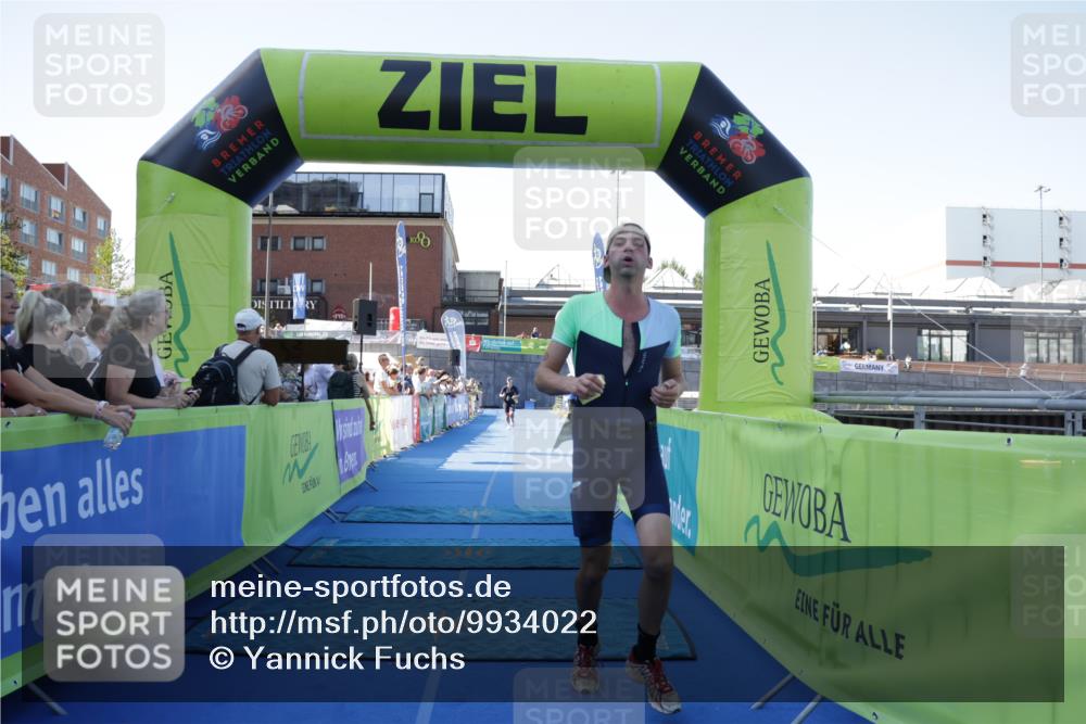 09.08.2026 - GEWOBA Citytriathlon Bremen Yannick Fuchs http://msf.ph/oto/9934022 09.08.2026 11:32:20 Ziel 350, 481 meine-sportfotos.de