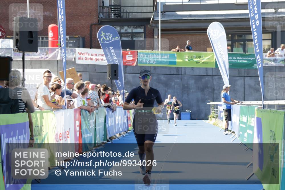 09.08.2026 - GEWOBA Citytriathlon Bremen Yannick Fuchs http://msf.ph/oto/9934026 09.08.2026 11:32:24 Ziel 481 meine-sportfotos.de
