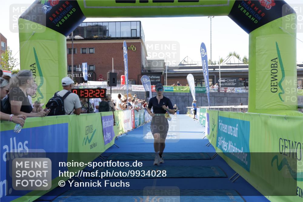09.08.2026 - GEWOBA Citytriathlon Bremen Yannick Fuchs http://msf.ph/oto/9934028 09.08.2026 11:32:26 Ziel 481, 489 meine-sportfotos.de