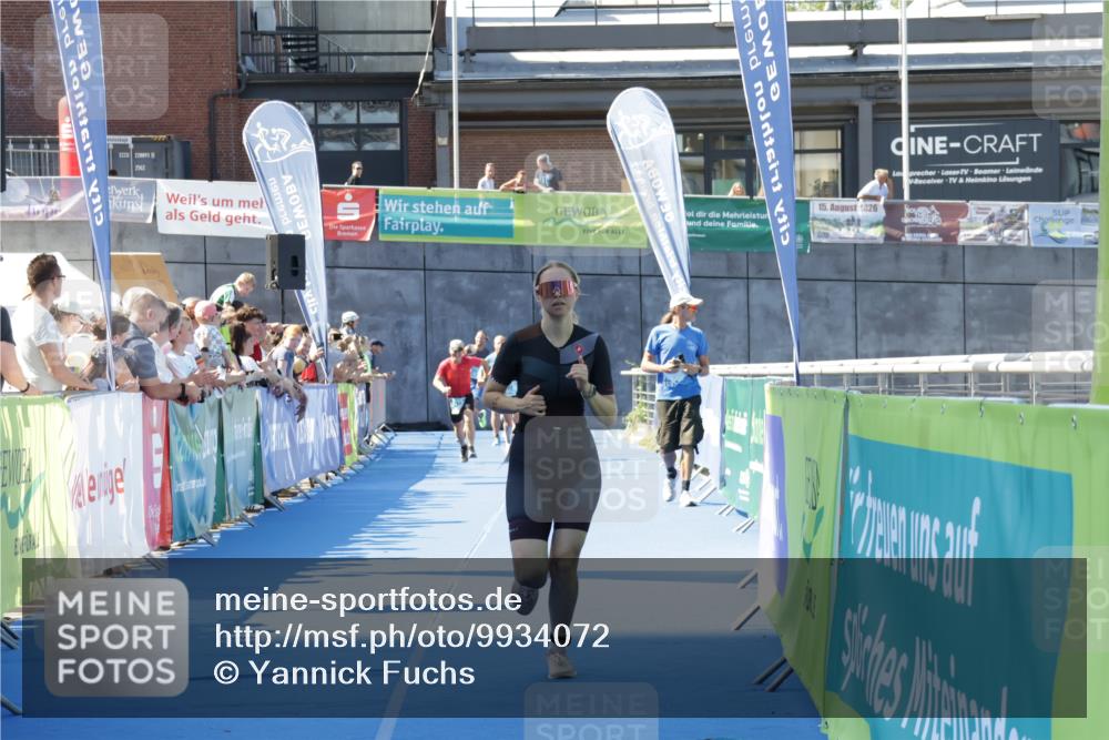 09.08.2026 - GEWOBA Citytriathlon Bremen Yannick Fuchs http://msf.ph/oto/9934072 09.08.2026 11:33:00 Ziel 454 meine-sportfotos.de