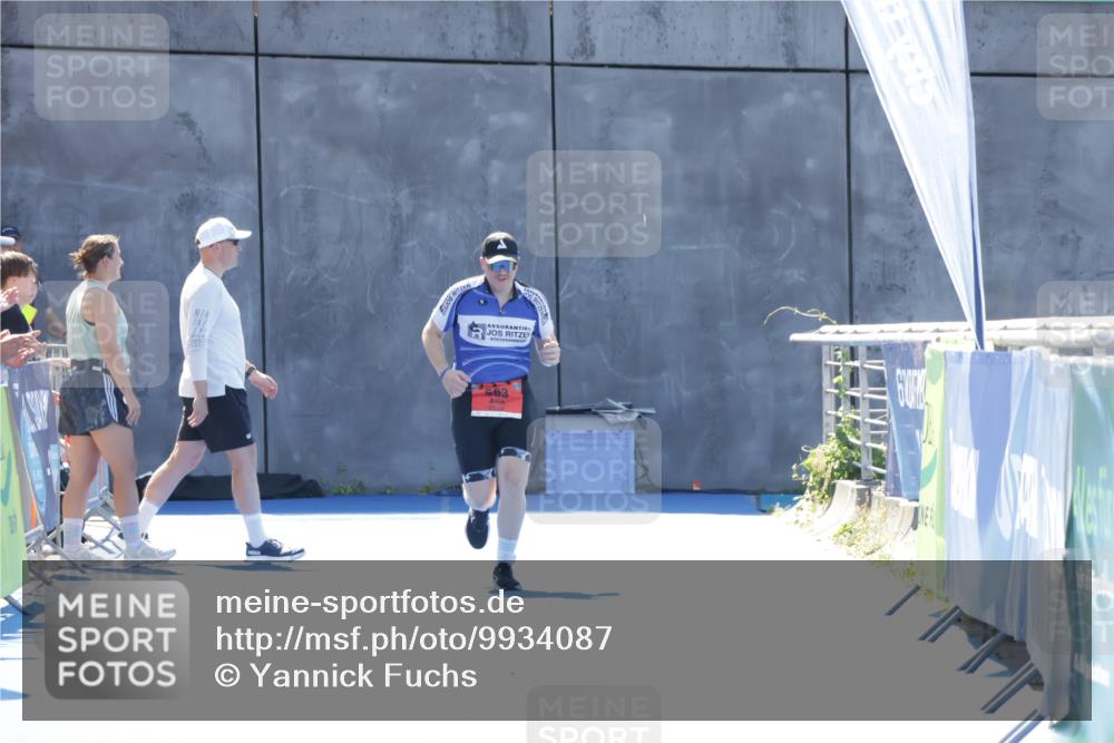 09.08.2026 - GEWOBA Citytriathlon Bremen Yannick Fuchs http://msf.ph/oto/9934087 09.08.2026 14:33:33 Ziel  meine-sportfotos.de