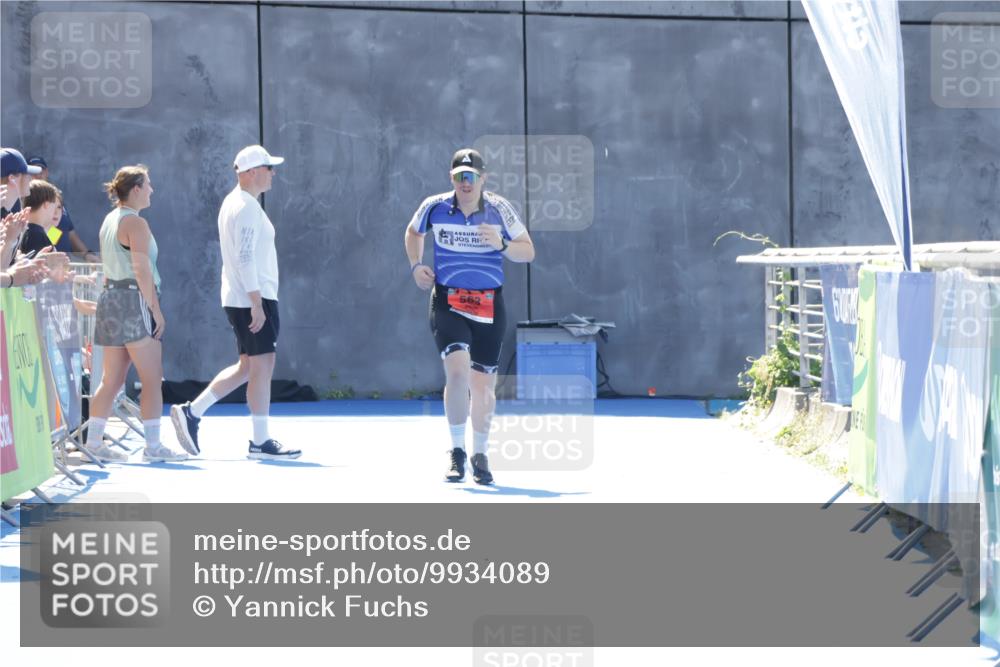 09.08.2026 - GEWOBA Citytriathlon Bremen Yannick Fuchs http://msf.ph/oto/9934089 09.08.2026 14:33:33 Ziel  meine-sportfotos.de