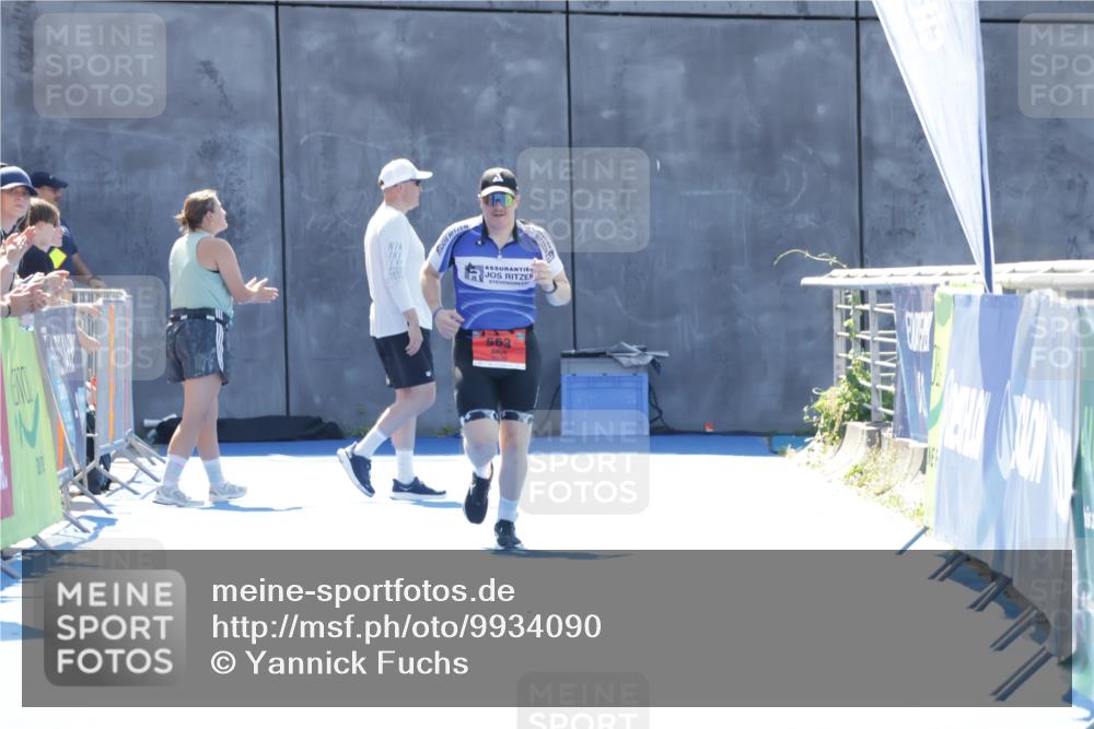 09.08.2026 - GEWOBA Citytriathlon Bremen Yannick Fuchs http://msf.ph/oto/9934090 09.08.2026 14:33:34 Ziel  meine-sportfotos.de