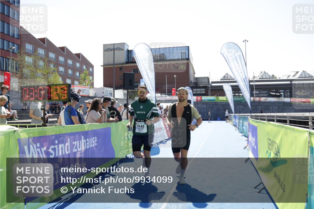 09.08.2026 - GEWOBA Citytriathlon Bremen Yannick Fuchs http://msf.ph/oto/9934099 09.08.2026 14:33:46 Ziel 563 meine-sportfotos.de