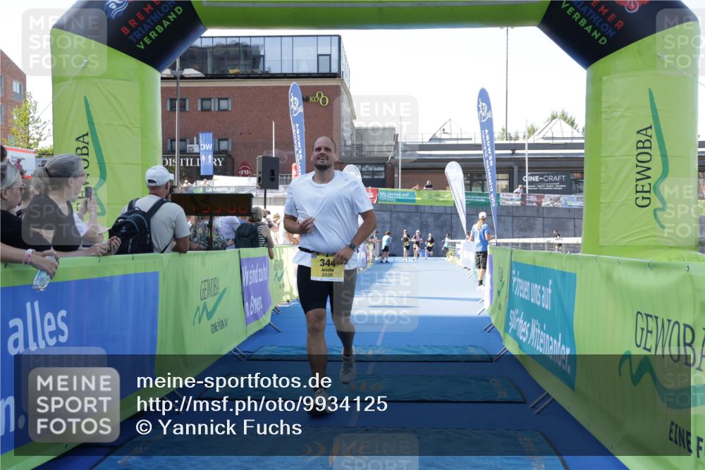 09.08.2026 - GEWOBA Citytriathlon Bremen Yannick Fuchs http://msf.ph/oto/9934125 09.08.2026 11:33:12 Ziel 35, 344 meine-sportfotos.de