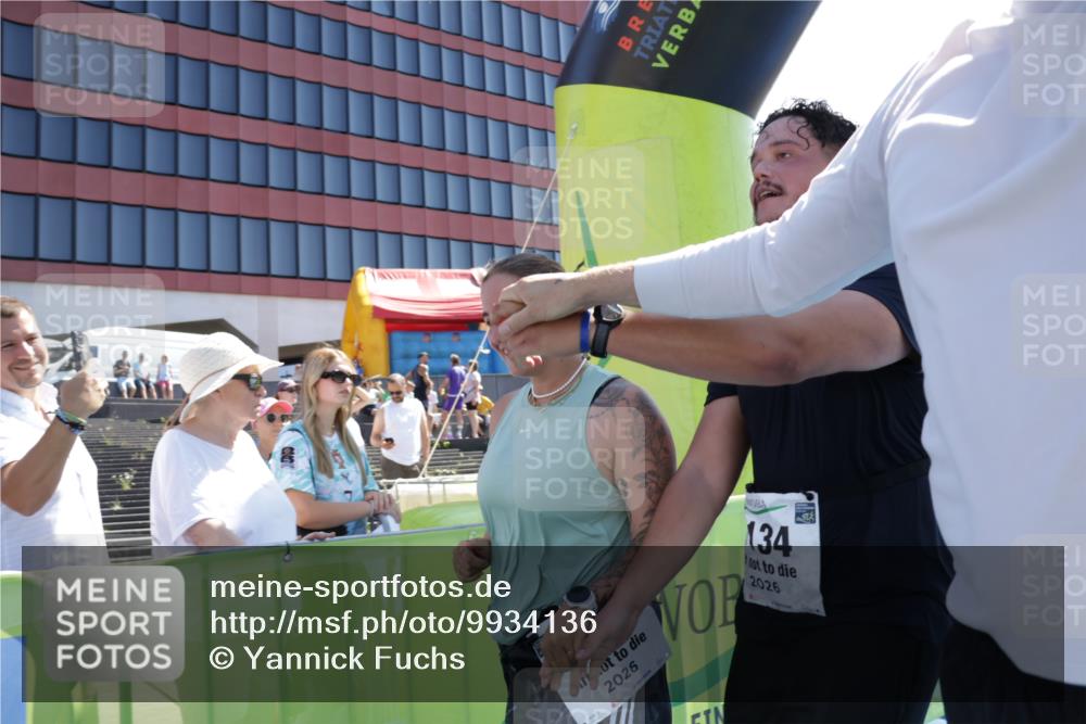 09.08.2026 - GEWOBA Citytriathlon Bremen Yannick Fuchs http://msf.ph/oto/9934136 09.08.2026 14:33:59 Ziel 1134 meine-sportfotos.de