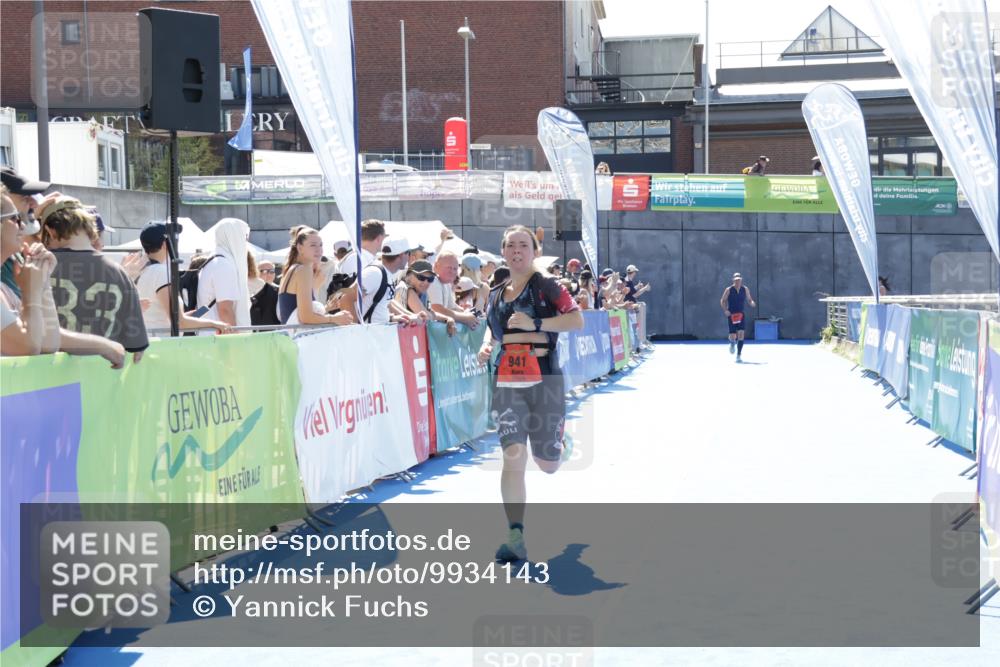09.08.2026 - GEWOBA Citytriathlon Bremen Yannick Fuchs http://msf.ph/oto/9934143 09.08.2026 14:34:06 Ziel 941 meine-sportfotos.de