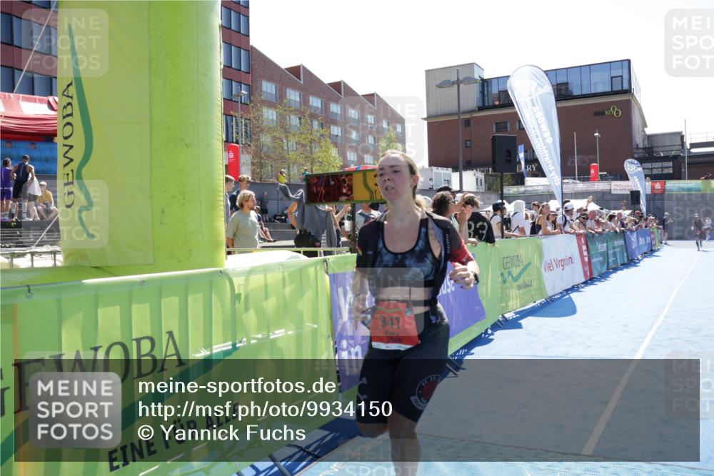09.08.2026 - GEWOBA Citytriathlon Bremen Yannick Fuchs http://msf.ph/oto/9934150 09.08.2026 14:34:08 Ziel 941 meine-sportfotos.de