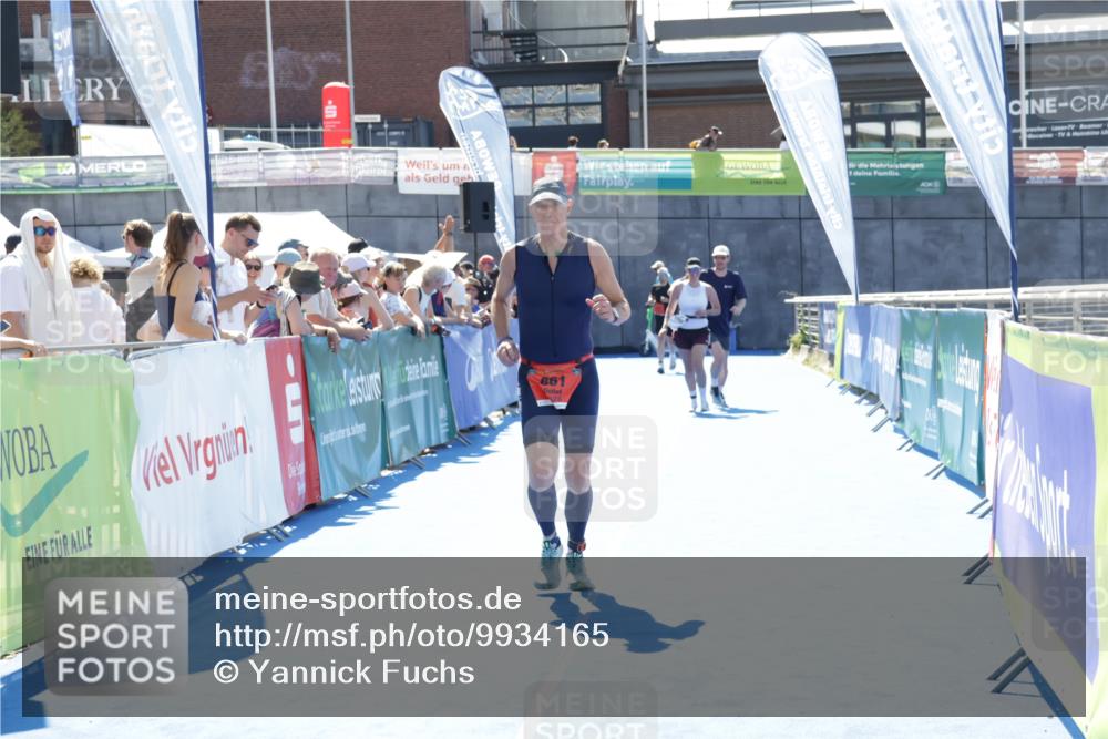 09.08.2026 - GEWOBA Citytriathlon Bremen Yannick Fuchs http://msf.ph/oto/9934165 09.08.2026 14:34:14 Ziel 861 meine-sportfotos.de
