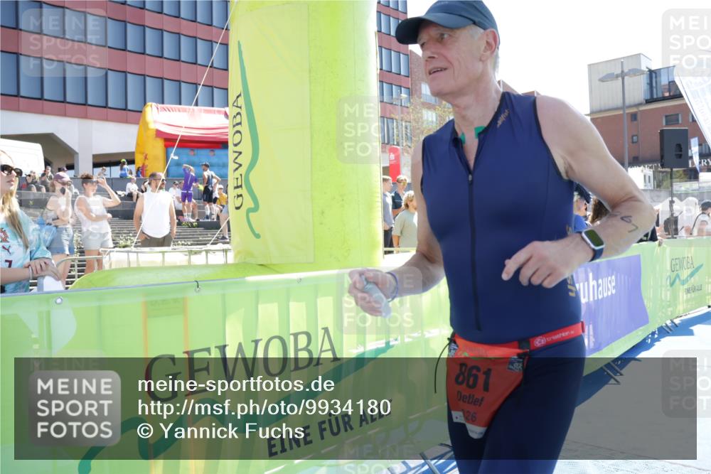 09.08.2026 - GEWOBA Citytriathlon Bremen Yannick Fuchs http://msf.ph/oto/9934180 09.08.2026 14:34:18 Ziel 861, 1155 meine-sportfotos.de