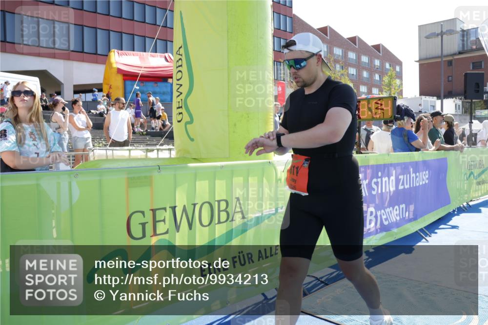 09.08.2026 - GEWOBA Citytriathlon Bremen Yannick Fuchs http://msf.ph/oto/9934213 09.08.2026 14:34:27 Ziel 611 meine-sportfotos.de